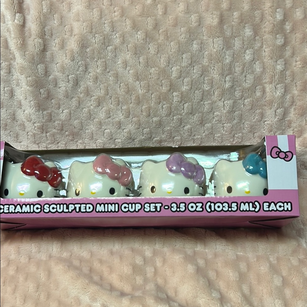 Hello Kitty Ceramic Mini Cup Set